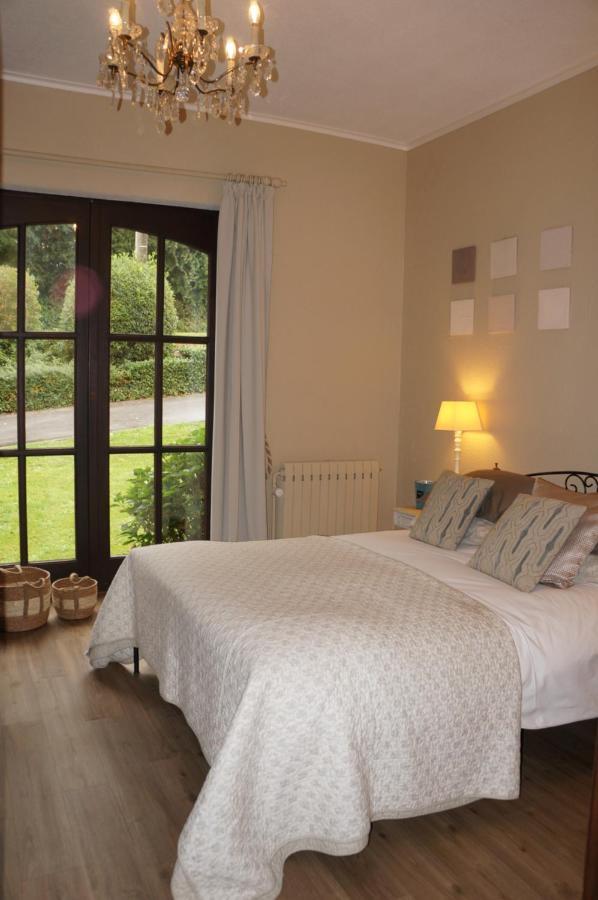 B&B Les Cresses Ciney Buitenkant foto
